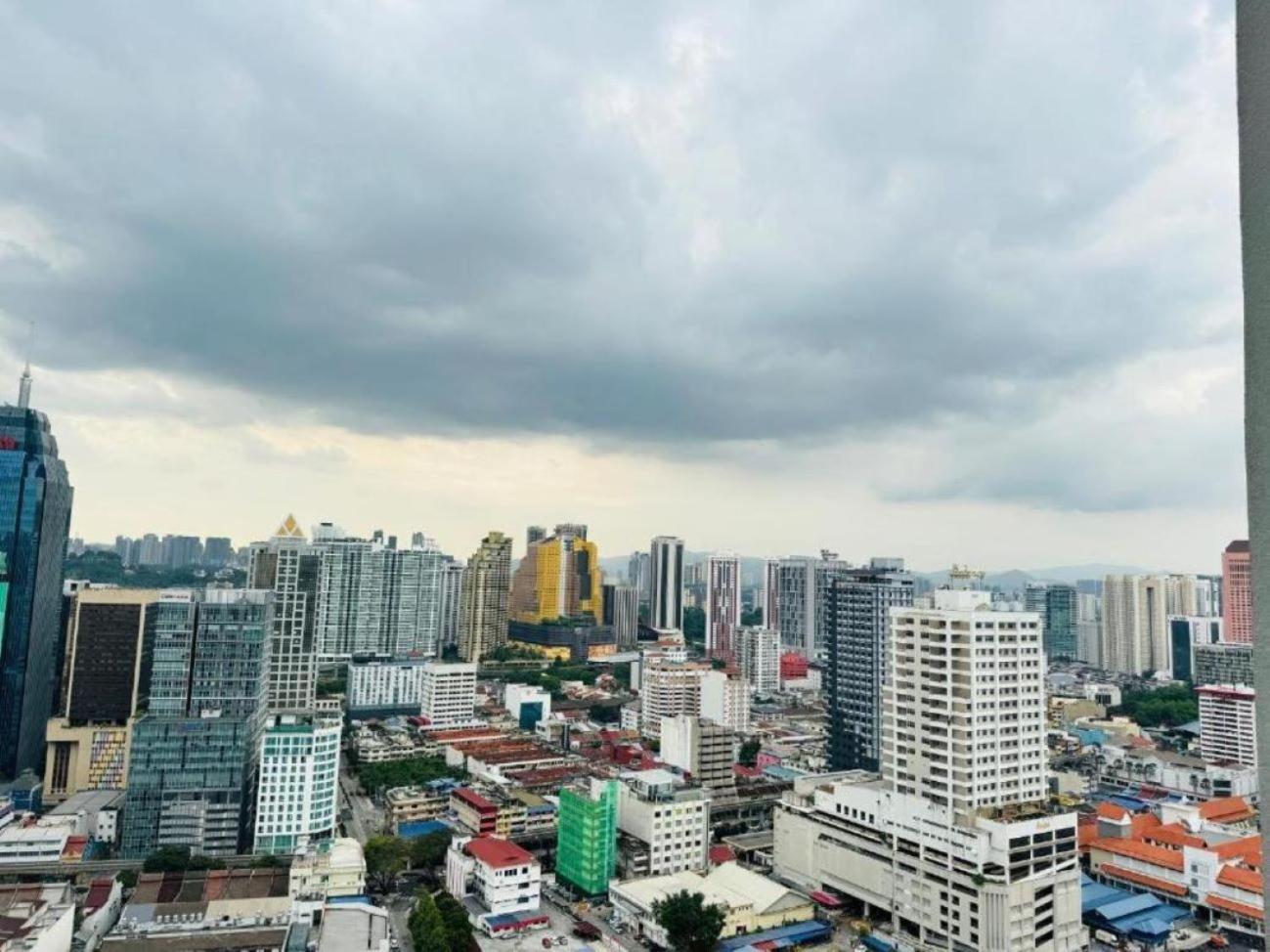 Apartamento The Luxe Colony Klcc By Sky Pool Kuala Lumpur Exterior foto