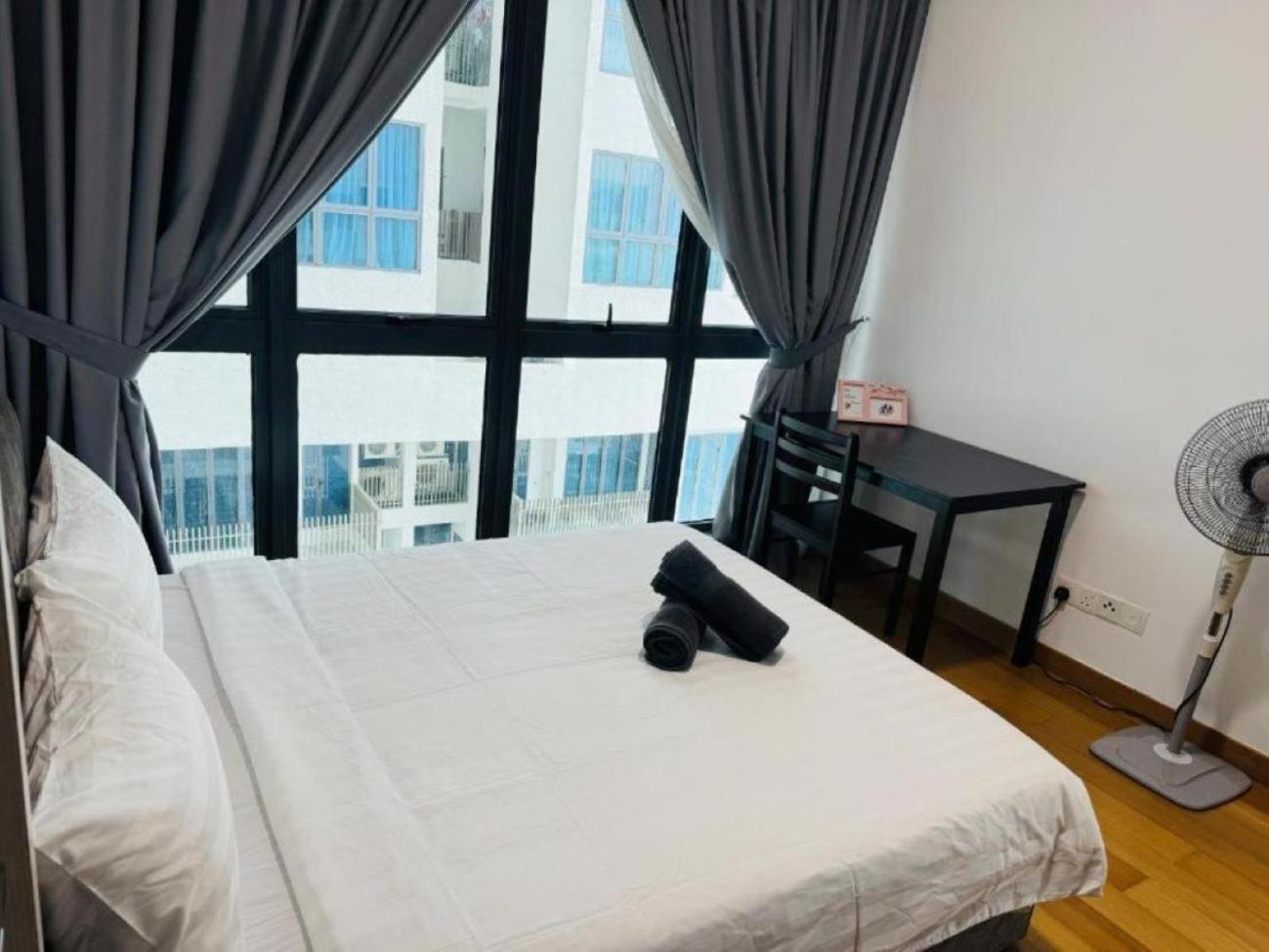 Apartamento The Luxe Colony Klcc By Sky Pool Kuala Lumpur Exterior foto