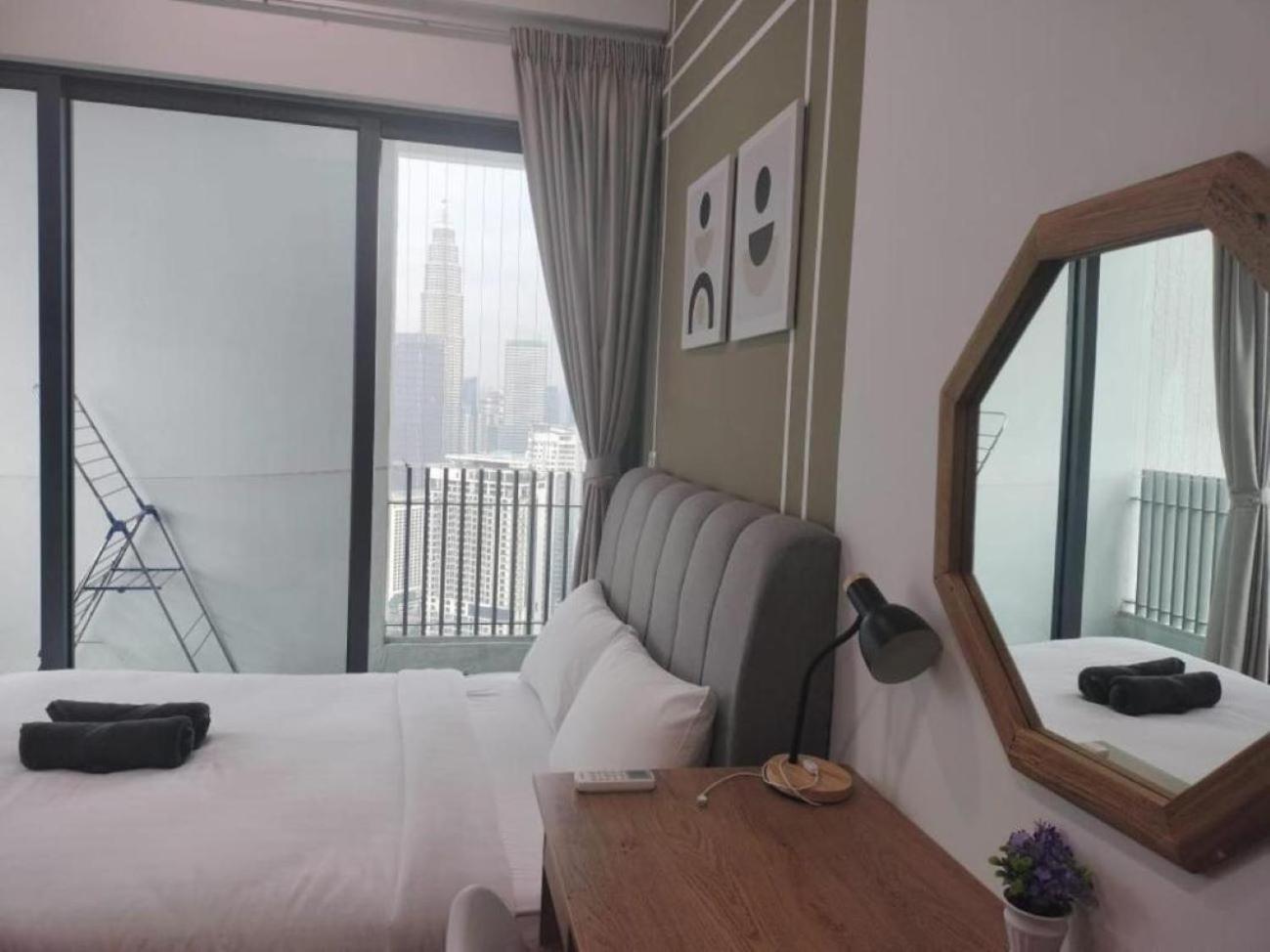 Apartamento The Luxe Colony Klcc By Sky Pool Kuala Lumpur Exterior foto