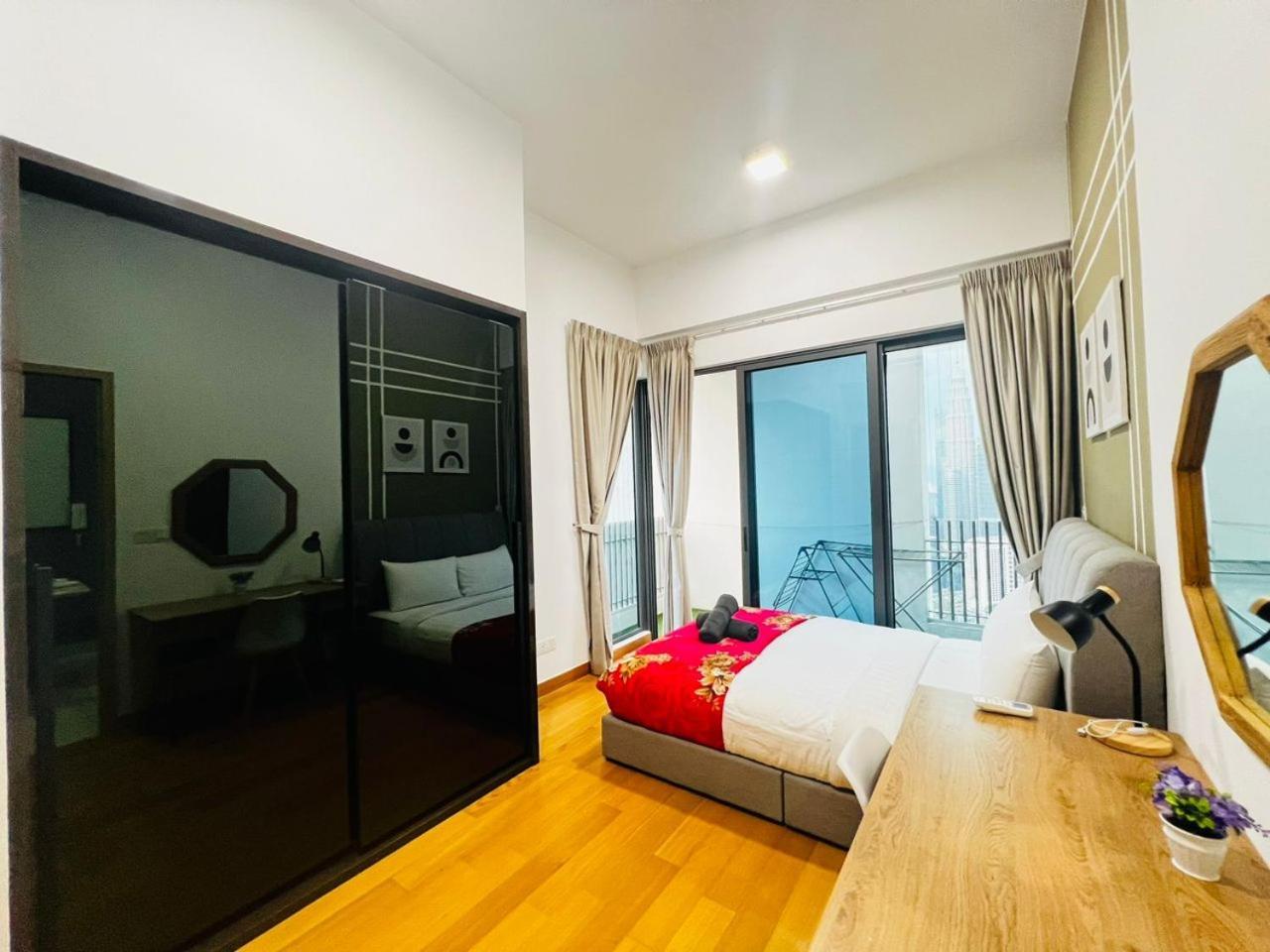 Apartamento The Luxe Colony Klcc By Sky Pool Kuala Lumpur Exterior foto