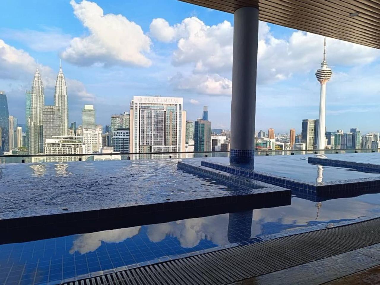 Apartamento The Luxe Colony Klcc By Sky Pool Kuala Lumpur Exterior foto